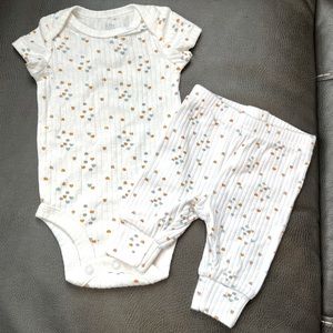 Newborn outfit